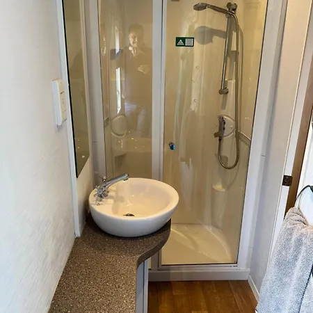 Wohnpark Am Geiseltalsee Fuer Bis Zu 12 Gaeste Mucheln