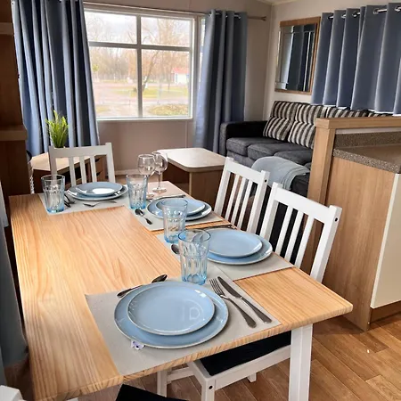 Wohnpark Am Geiseltalsee Fuer Bis Zu 12 Gaeste