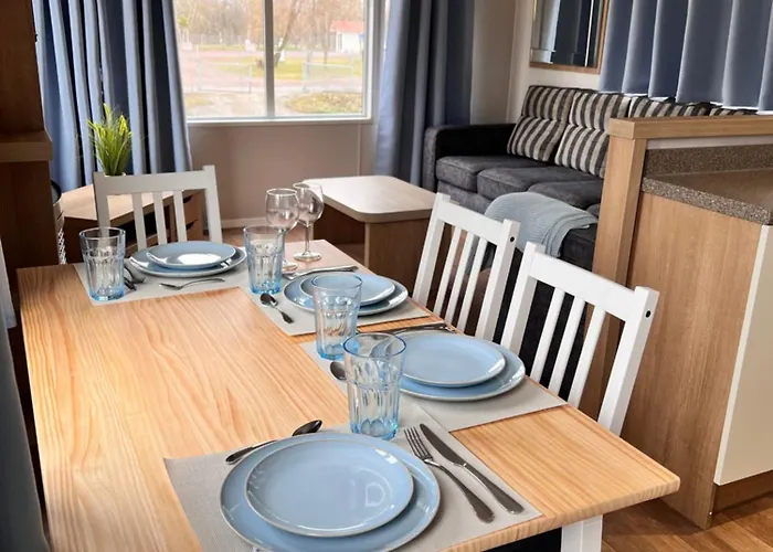 Wohnpark Am Geiseltalsee Fuer Bis Zu 12 Gaeste